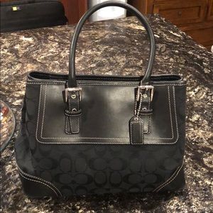 NWOT Coach Signature Handbag No F11220
